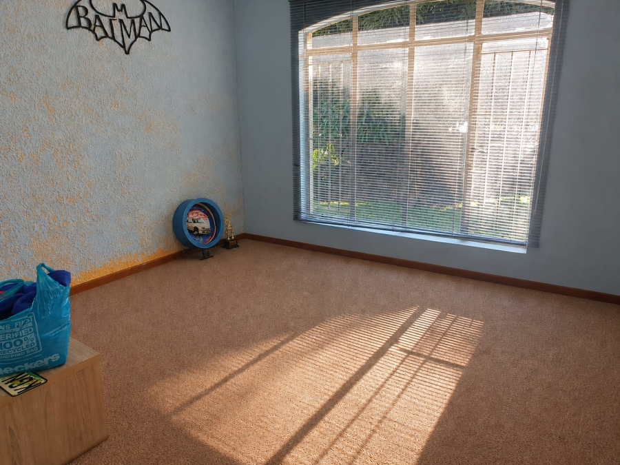 4 Bedroom Property for Sale in Safari Gardens North West